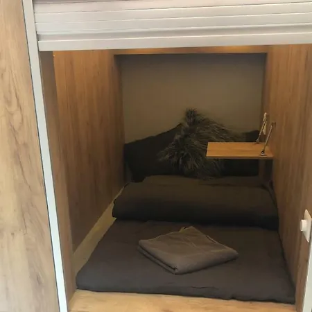 Hostel 1st Capsule Old Town Prag